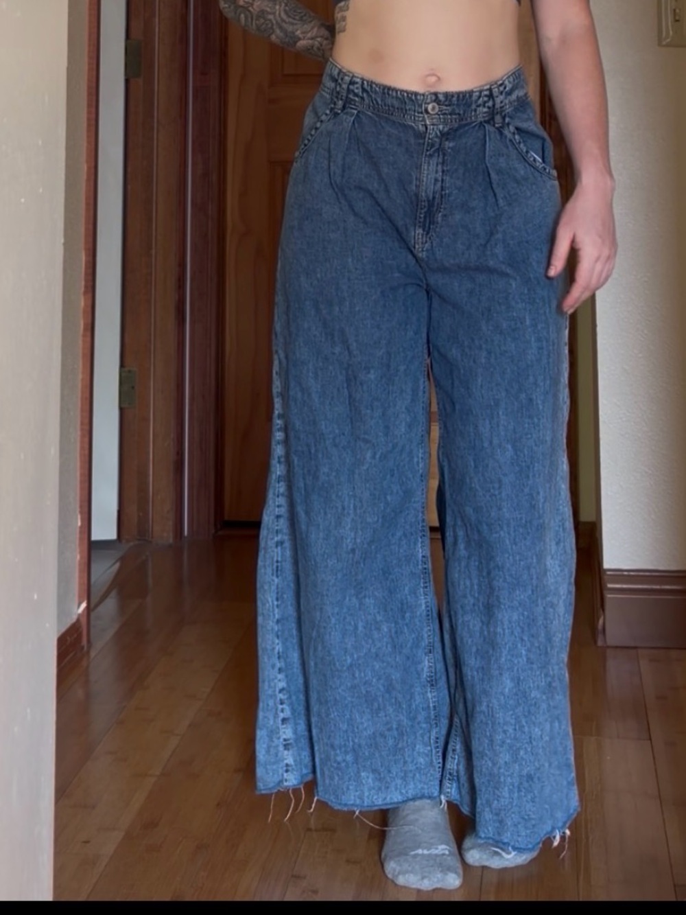 Free People Wide Leg Blue Denim Jeans -Cutoff Bottoms Size Medium